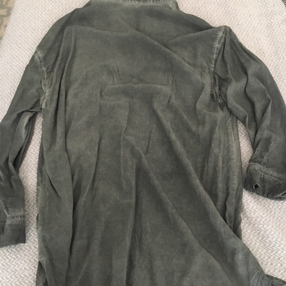 Umgee Button Down Top - Picture 3 of 3